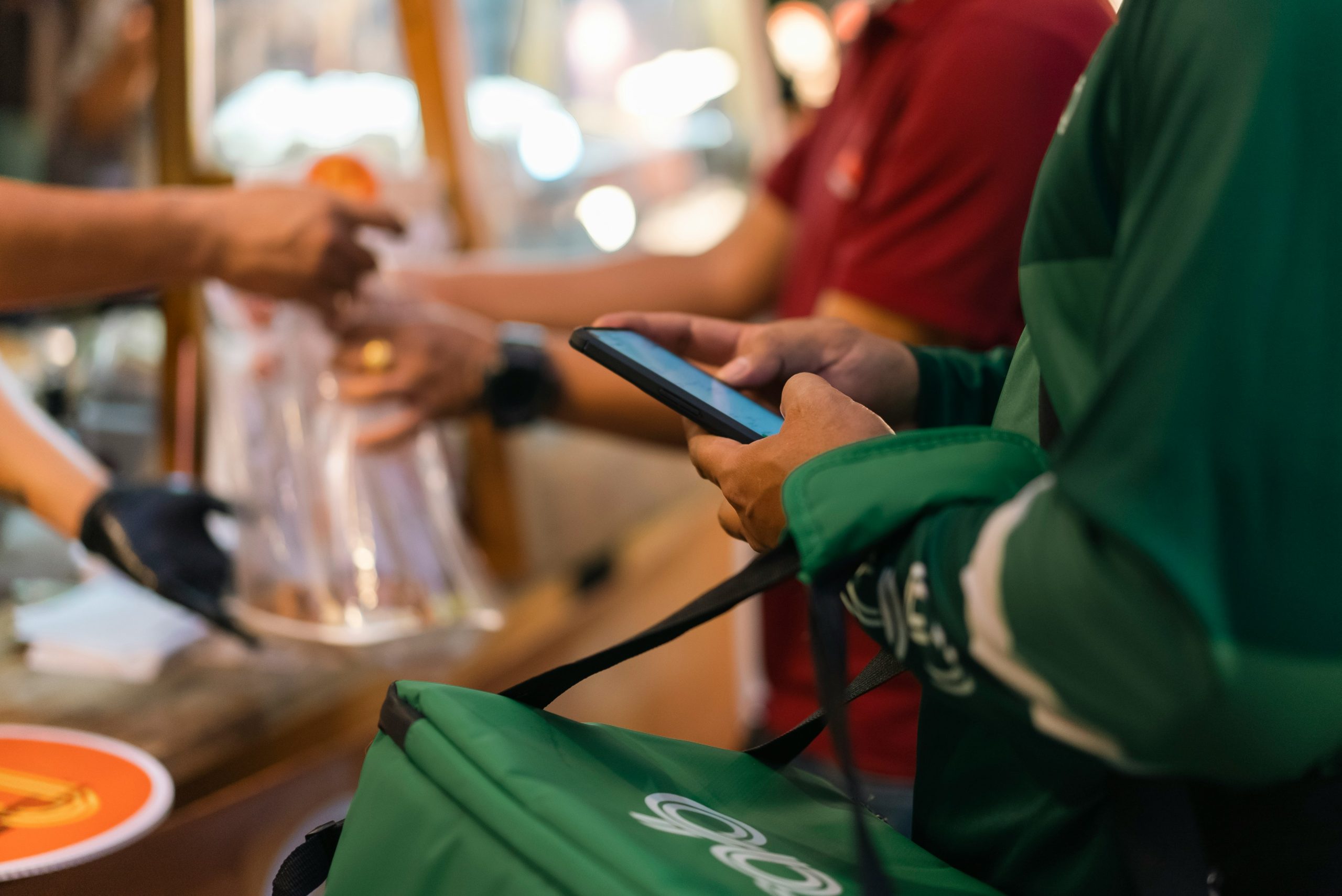 U.S. Grocery Supply Chain: Top Workforce Retention Strategies for 2024