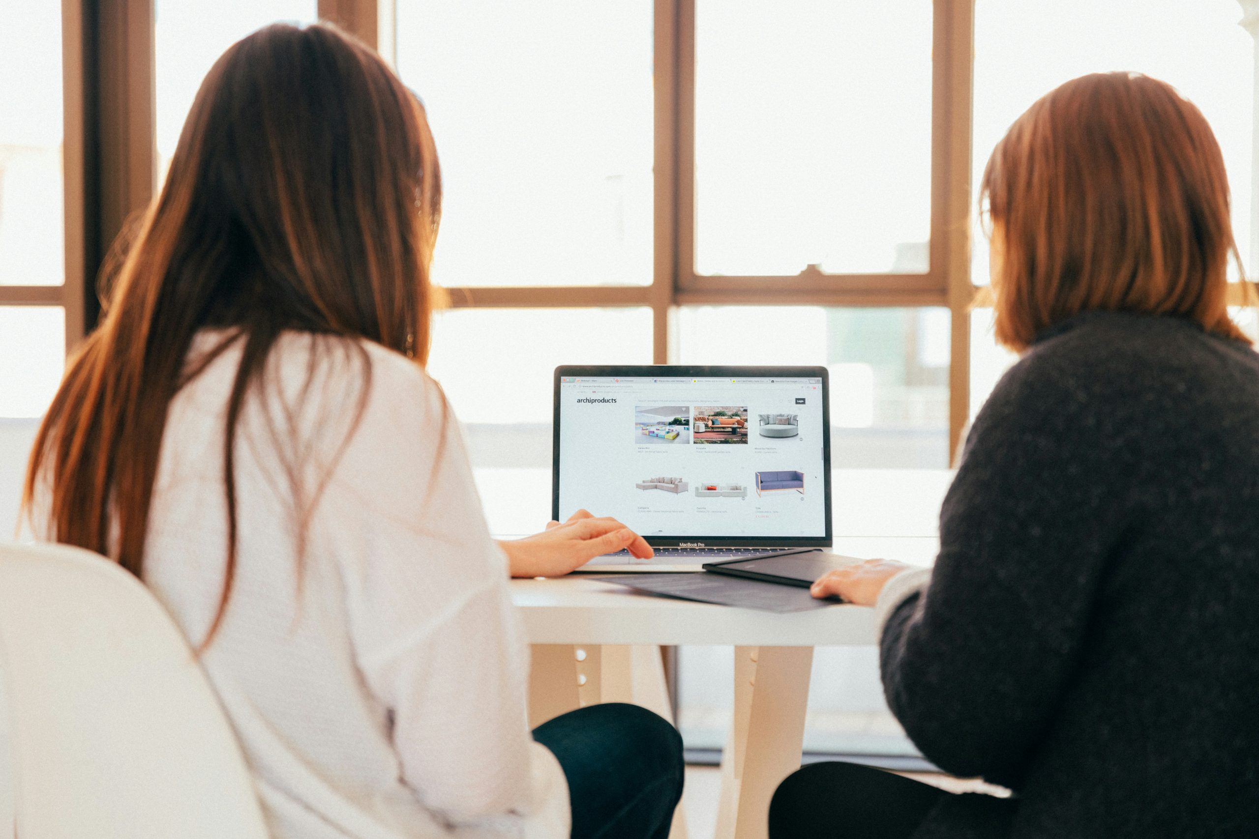 Shift Work Scheduling Made Easy: How Tech Improves Employee Retention