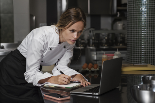 How to Use Labor Analytics to Boost Restaurant Profitability