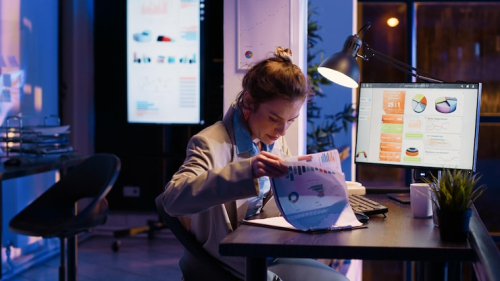 How Real-Time Scheduling Software Helps Improve Retail Business Operations