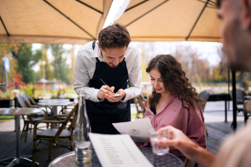 Flexible Scheduling Reduces Restaurant Turnover Rates