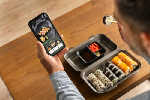 Onboarding Apps Streamline Hiring for Restaurant Growth