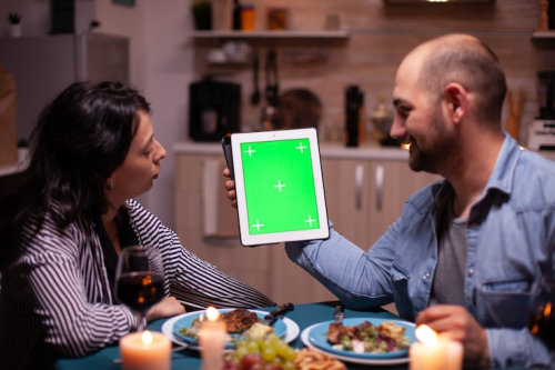 AI Scheduling in Casual Dining: Boost Efficiency & Service