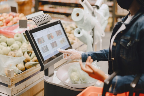 Grocery Stores Use AI Scheduling for Labor Compliance