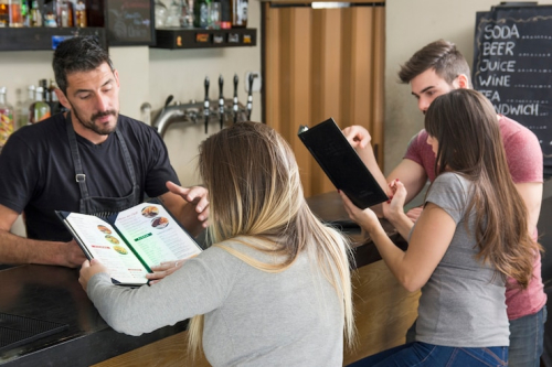 Restaurant Groups Adjust Schedules to Meet Customer Demand