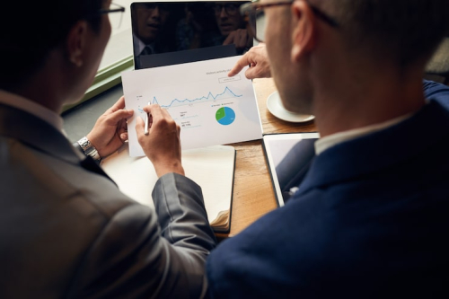 Labor Analytics Guide: Smart Staffing for Economy
