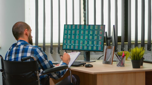Integrated Scheduling Payroll Tools Fix Back-Office Gaps