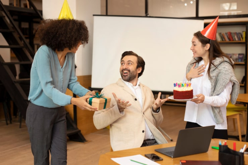 Retailers Boost Employee Morale with Better Rewards Programs