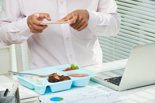 Workforce Tools Ensure Food Service Compliance Now