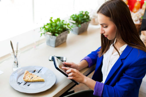 Restaurants Boost Staff Satisfaction with Mobile Apps