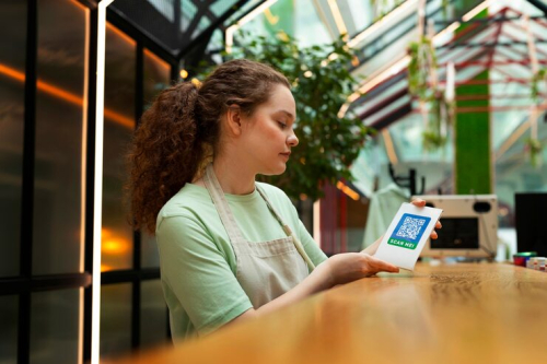 How Automated Tools Help Restaurants Retain Key Staff