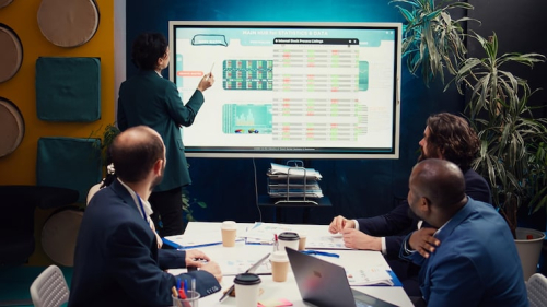 Why Real-Time Scheduling Data Is Crucial for Boards