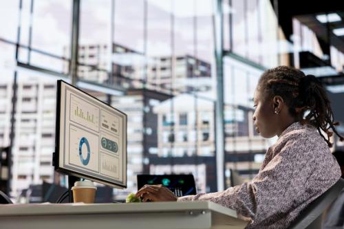 AI Forecasting Cuts Labor Costs: Impact & Benefits
