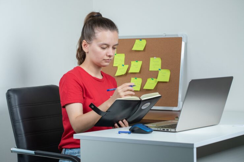 Why Demand-Aware Scheduling Beats Manual Methods